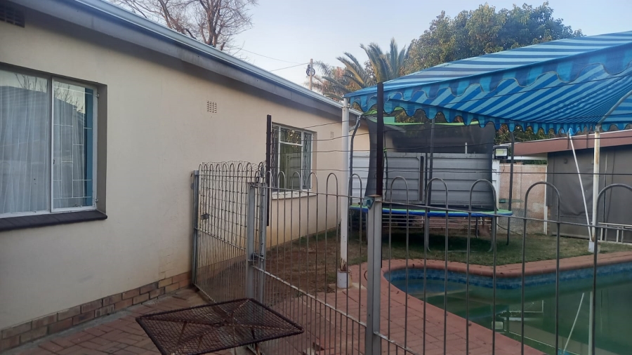 4 Bedroom Property for Sale in Elandia North West